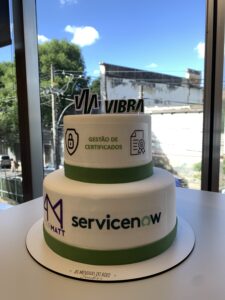 Bolo do Go Live Cake da 4MATT, ServiceNow e Vibra