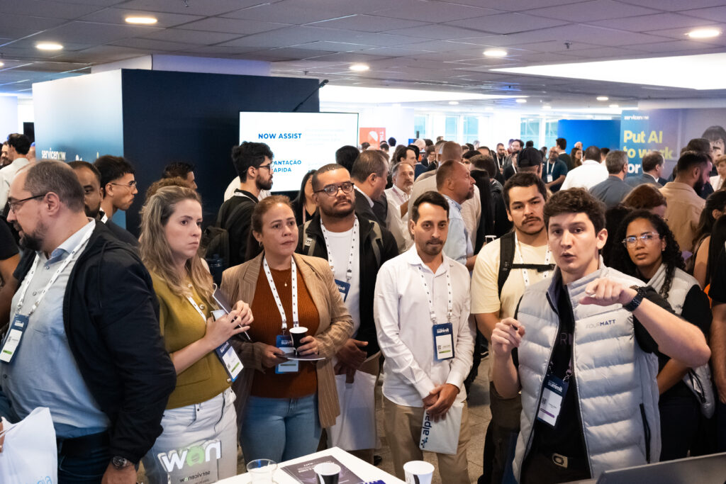Gustavo Zappi no Estande da 4MATT no ServiceNow Summit 2025